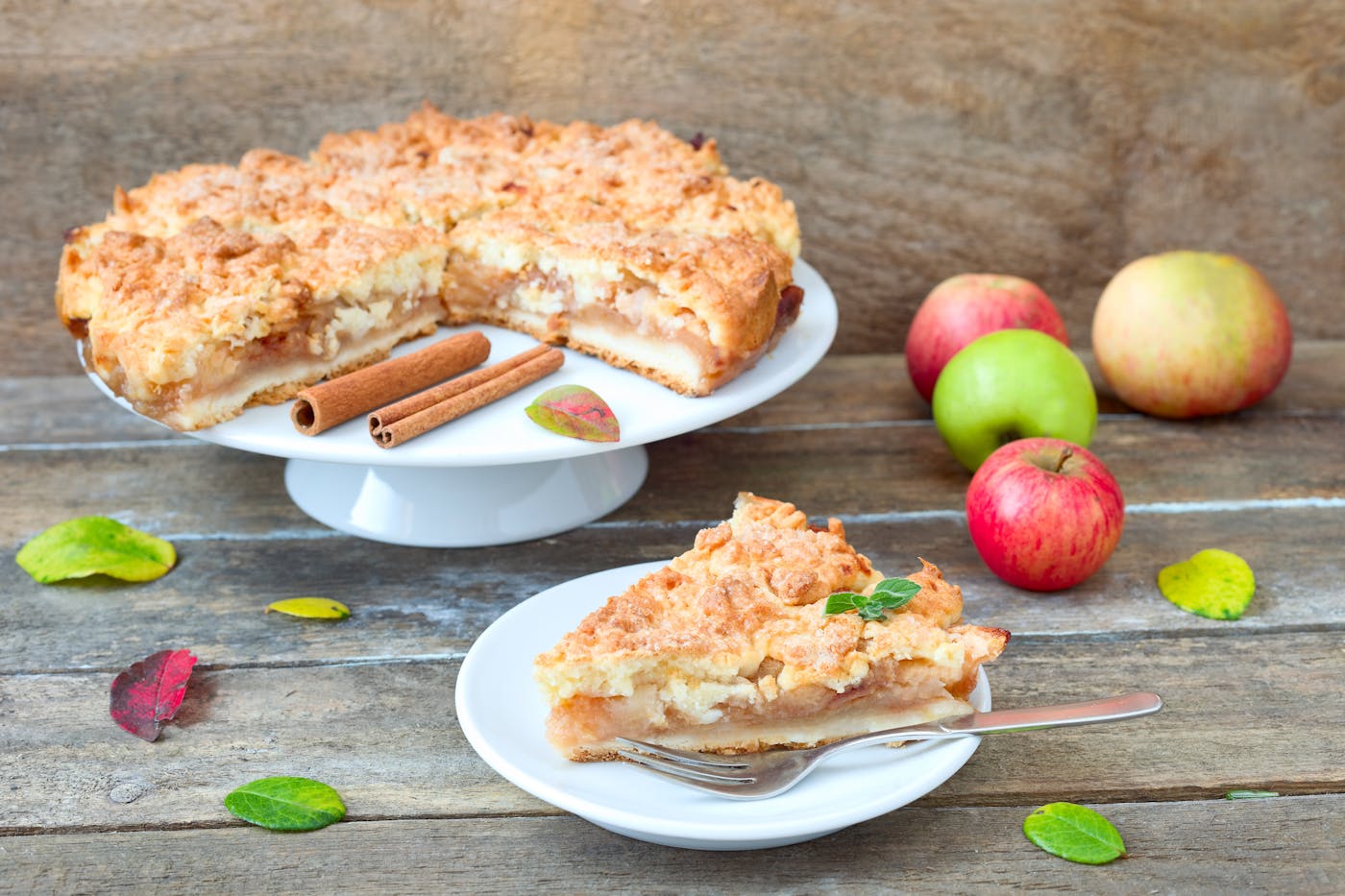 Verlockender Apfelstreuselkuchen, der zum Probieren einlädt Apfelstreuselkuchen - Leckerer Genuss für alle Sinne