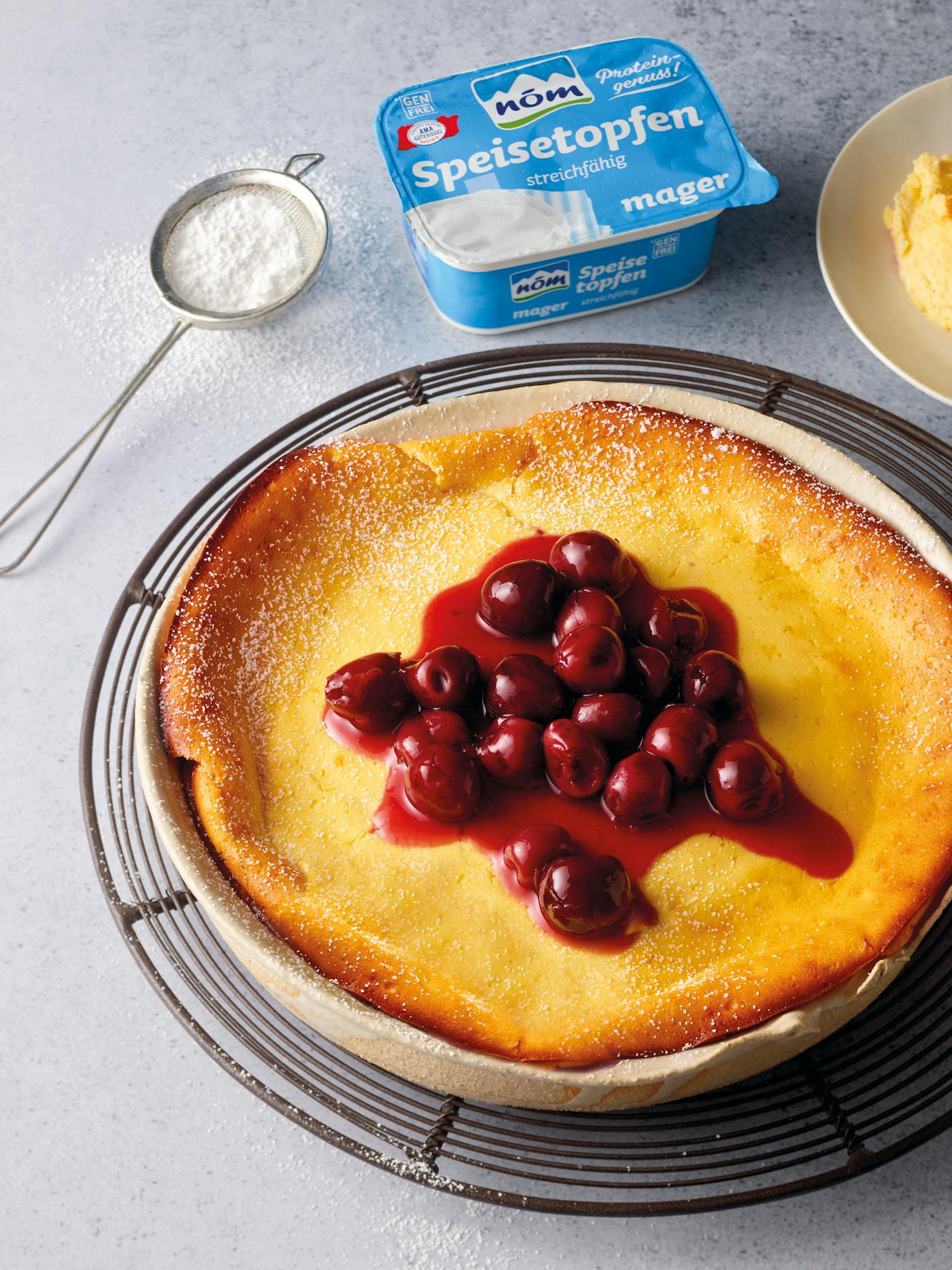 NÖM Rezept Topfenauflauf Topfenauflauf mit Kirschkompott und Speisetopfen