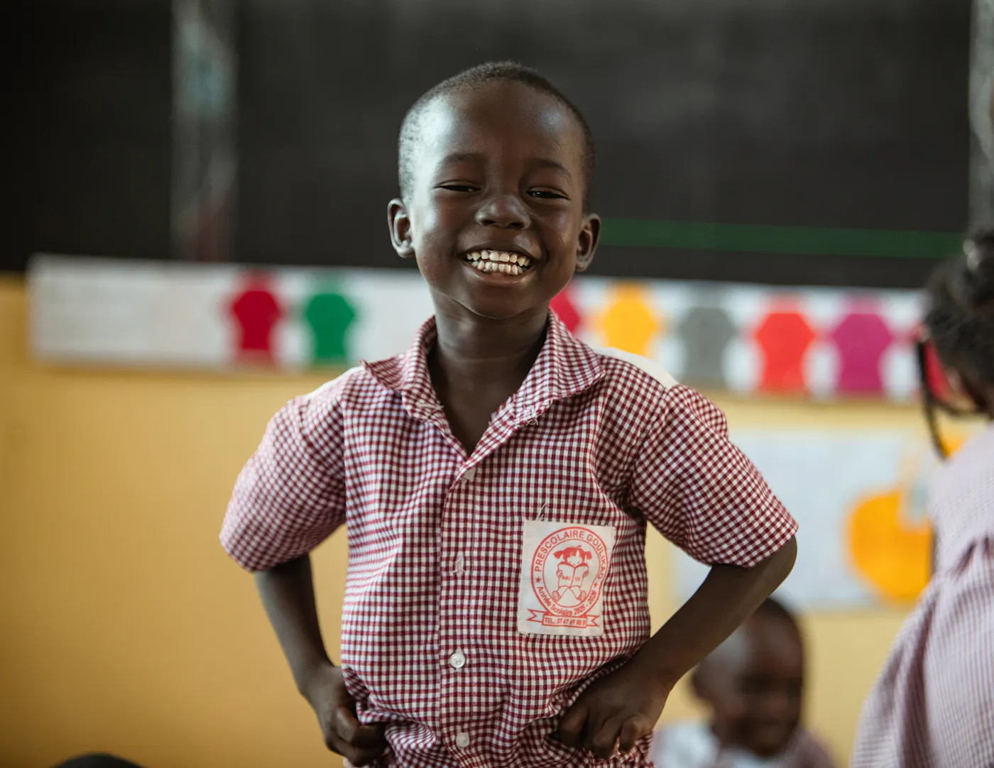 c Fairtrade Africa Lächelnder Junge in Schuluniform