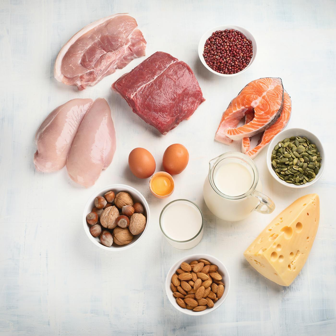 Tierische Quellen von Aminosäuren wie Milchprodukte, Fleisch, Eier, Fisch